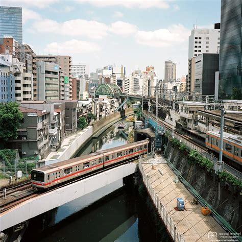 東京駅から御茶ノ水駅：都市の脈動と学問の静寂